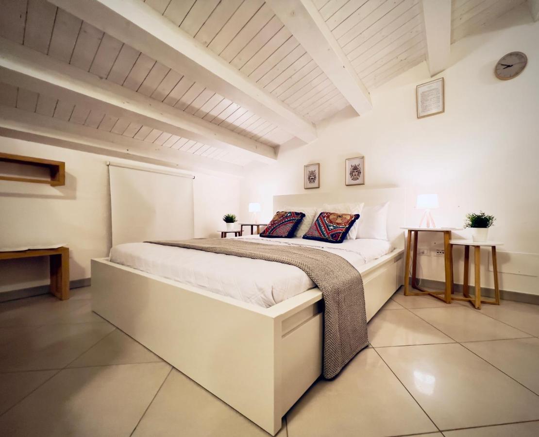 Rooms 153 Principe Umberto Noto Bagian luar foto