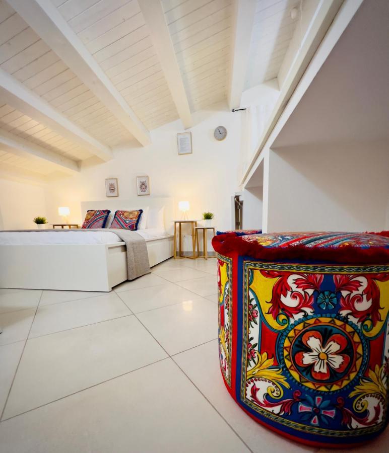 Rooms 153 Principe Umberto Noto Bagian luar foto