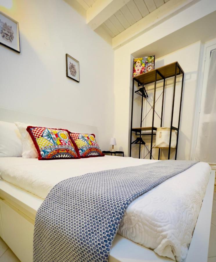 Rooms 153 Principe Umberto Noto Bagian luar foto