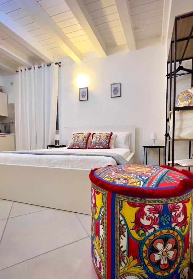 Rooms 153 Principe Umberto Noto Bagian luar foto