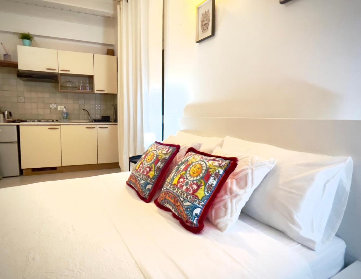 Rooms 153 Principe Umberto Noto Bagian luar foto